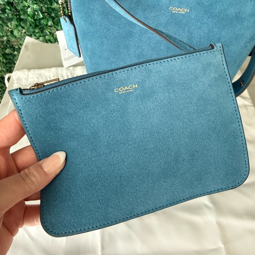 Coach Bleecker Bucket 21 Bag Sea Blue Women's Bag NWT - Picture 2 of 10